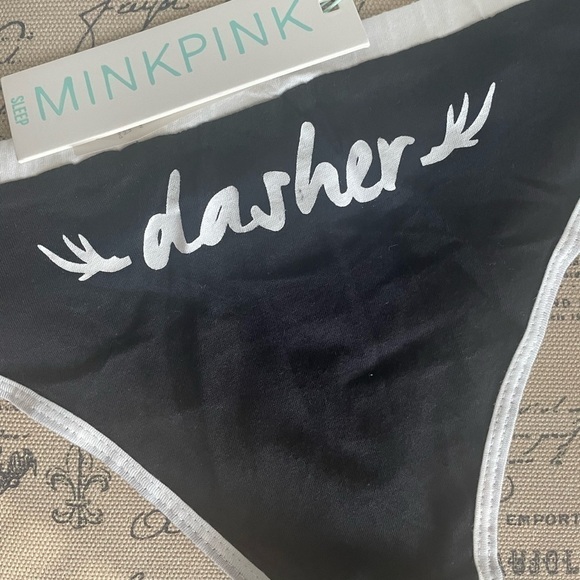 MINKPINK Sleep Christmas Cami & Cheeky boy-shorts Eggnog & Elves Size XSmall NWT - Picture 3 of 15